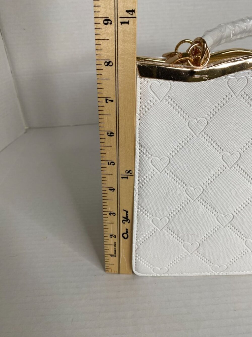 Crossi NWT White Clutch Handbag Gold Frame Heart Embossed Evening Church Wedding - Picture 5 of 13